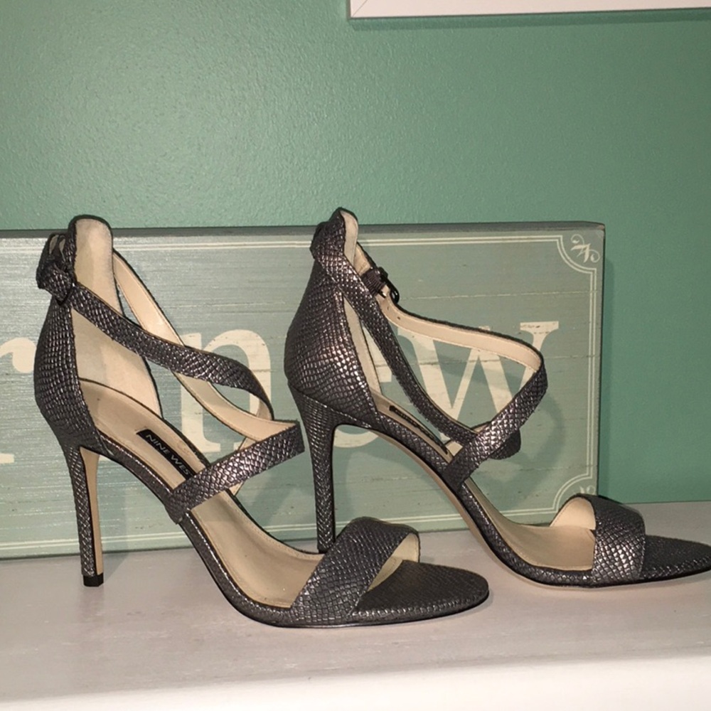 NWOT Nine West Metallic Pewter My Debut Strappy Heels